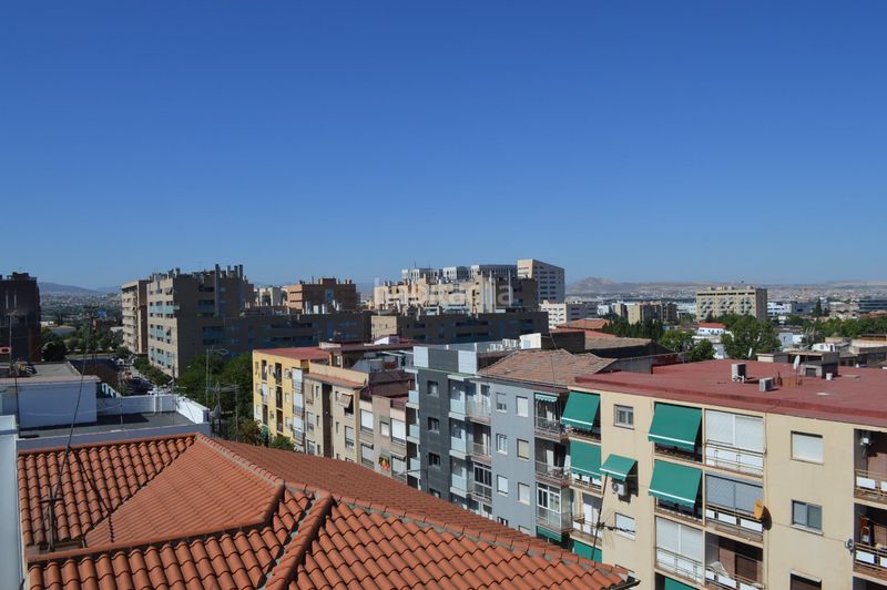 Foto 0e718d4e-244c-4ba5-bddb-29f8fc51515e. Rent flat in calle comarex 1 in Barrio de Zaidín Granada