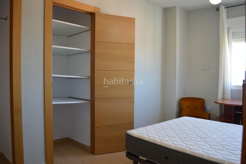 Foto 68943546-ff35-4fea-8b6f-09212aee32e6. Rent flat in calle comarex 1 in Barrio de Zaidín Granada