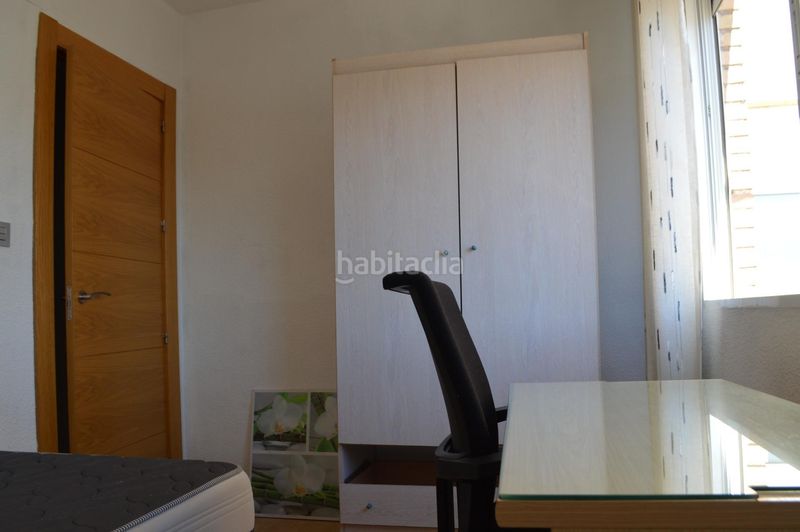 Foto 923db073-d8fb-41fd-9ddf-de15225b36f8. Rent flat in calle comarex 1 in Barrio de Zaidín Granada