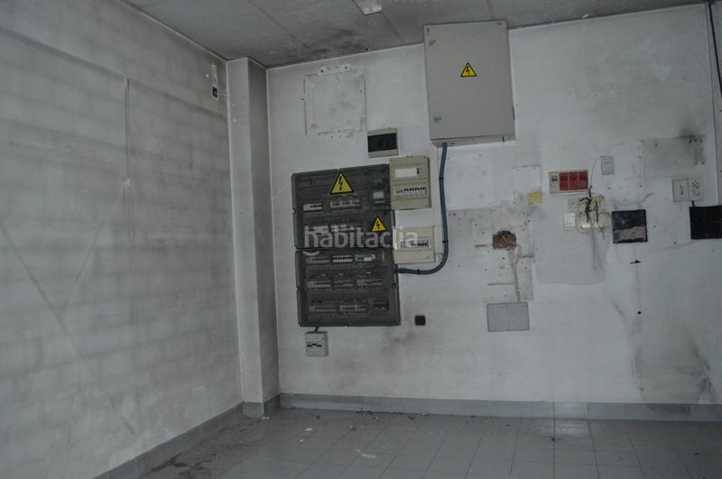 Foto 7ddc379f-b720-4788-a685-0e7b2c394f1f. Lloguer local comercial a animas 4 a Albolote