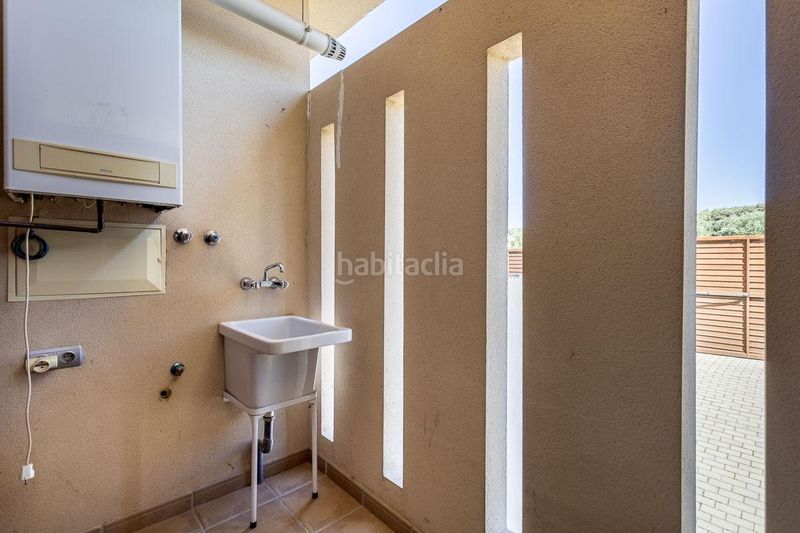 Foto a956a994-6d3d-4c31-9c64-1dd4846856f2. Casa amb calefacció aparcament piscina a Albolote