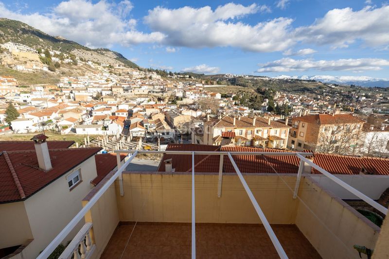 Foto c072dd80-2e35-4391-bbe1-1a6f3183c014. Casa a calle alpes 30 a Alfacar