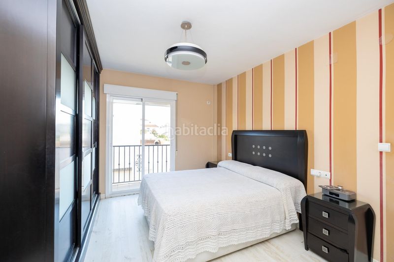 Foto f7ec2b98-4958-4c68-aab0-b3a0bbe42592. Casa adossada amb aparcament a Pulianas