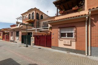 Casa adossada a Calle ELISA SORIANO 14