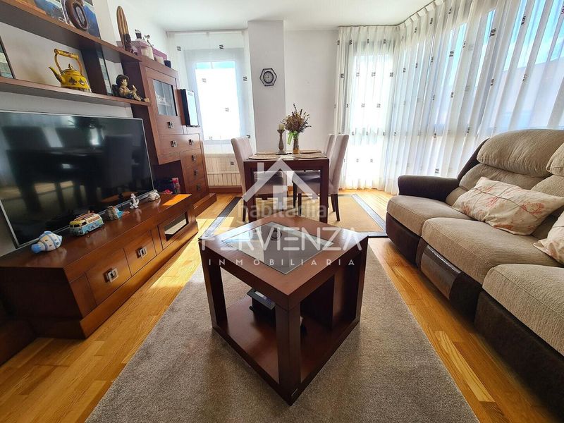 Foto 3651c3f3-3dff-4d57-b3a2-6781f3ffc586. Duplex in Lena