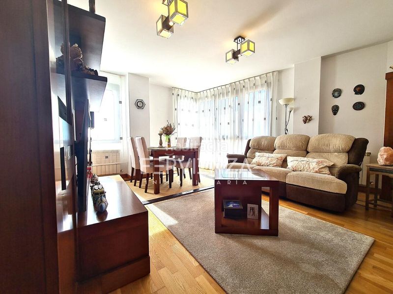 Foto aa7ed692-de29-4953-ac3d-45652ea07fc0. Duplex in Lena