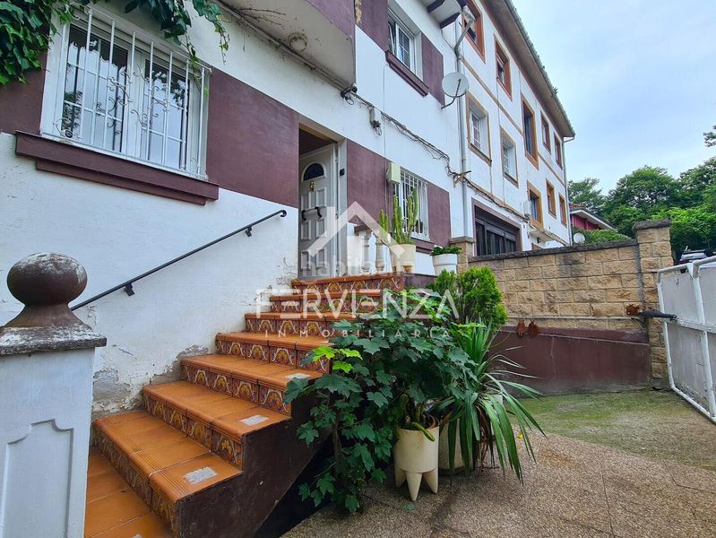 Foto fa33c1c7-3dda-4739-8721-be392caeaa73. Casa a Parroquias Sur - La Manjoya Oviedo