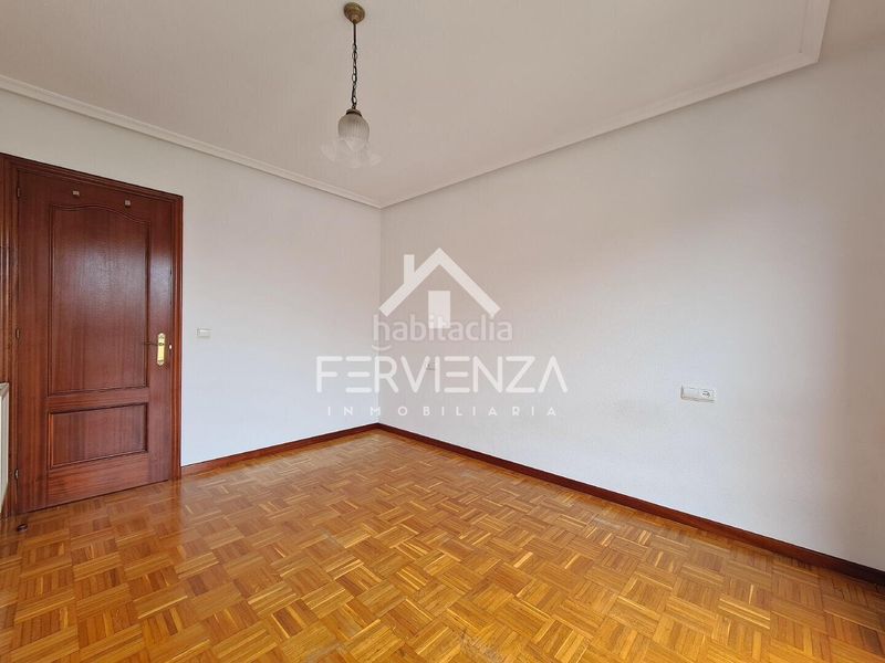 Foto c99bb6a3-3372-4e5c-b9f0-e93ca8bd99e5. Pis a Huca - La Cadellada Oviedo