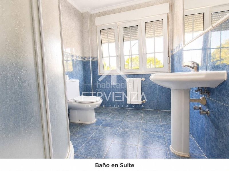 Foto 88ceb7e2-9e12-488b-b17d-b3d77599080e. Casa aparellada a Salinas Castrillón