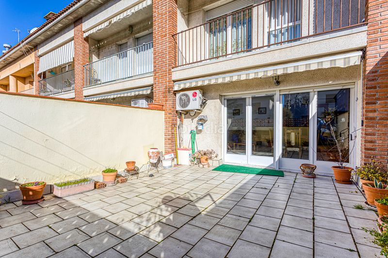 Foto d44d4012-c756-484b-b33d-1129613d9e4d. Casa adossada amb xemeneia calefacció aparcament a Vilanova del Camí