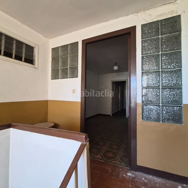 Foto 449f987d-66af-486b-9731-e61e295d49ab. Edificio edifici sencer en venda al Centre d': una joia per a inversors o grans famílies en Igualada