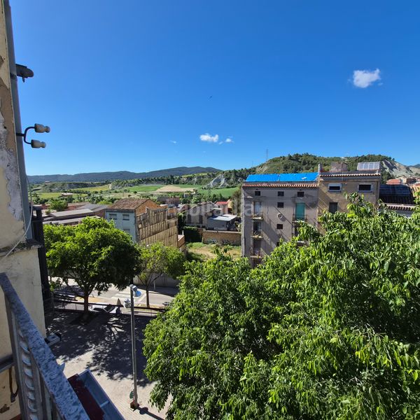 Foto bf876ab2-1a76-4cde-88f8-4d1ea5ae267d. Edificio edifici sencer en venda al Centre d': una joia per a inversors o grans famílies en Igualada