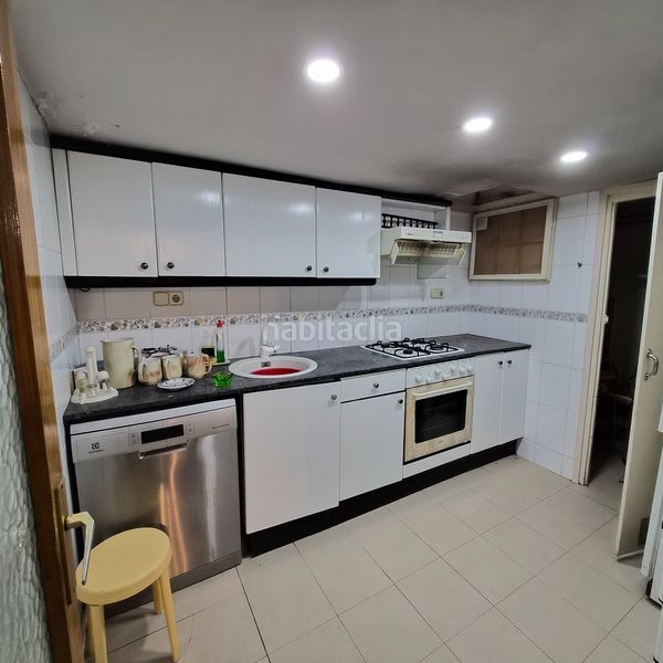 Foto d6f295f7-e452-42e1-b752-8b1569fe75eb. Edificio edifici sencer en venda al Centre d': una joia per a inversors o grans famílies en Igualada