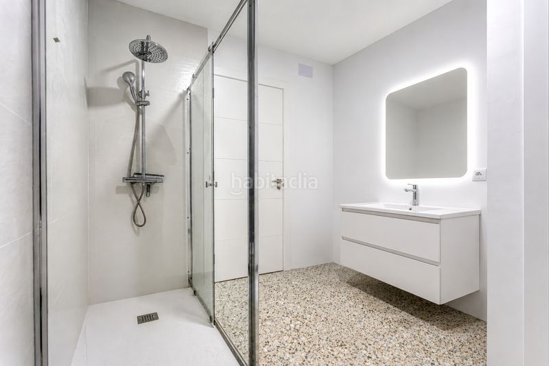 Foto e09d3e3d-9e19-4ac5-9db5-b2b7f574e11f. Casa amb calefacció aparcament a Centre Igualada