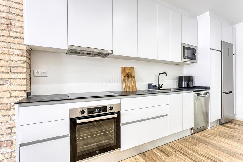 Foto 6e41e346-ba99-4dd0-aed7-fc985de13a9f. Casa amb calefacció aparcament a Centre Igualada