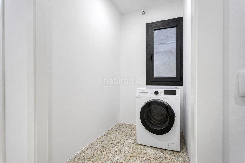 Foto a0c221d1-6e61-4c49-bd15-dfeb9e9c7546. Casa amb calefacció aparcament a Centre Igualada