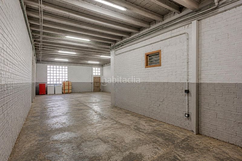 Foto 17b8f0d4-744b-4f42-ad4b-bf5545db7d0e. Casa amb calefacció aparcament a Poble Sec Igualada