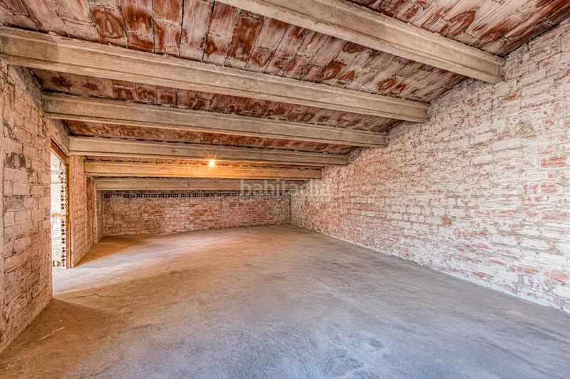 Foto 6bd01438-83da-4de4-ac1b-676d1dcd1215. Casa amb calefacció aparcament a Poble Sec Igualada