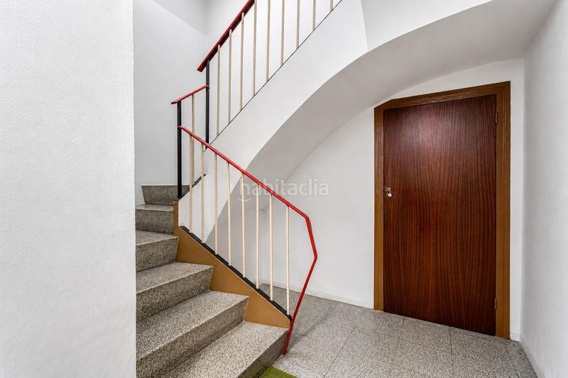 Foto dec26a28-1d82-460a-8a50-e11cd30f5c6e. Casa amb calefacció aparcament a Poble Sec Igualada