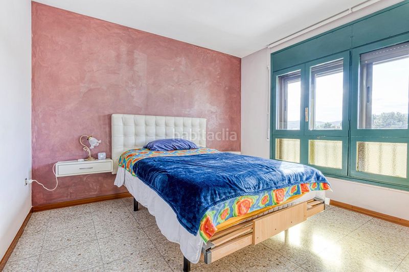 Foto 8a189165-0e41-4324-8383-bd041bd97c65. Casa chalet adosat a en Llevant Igualada
