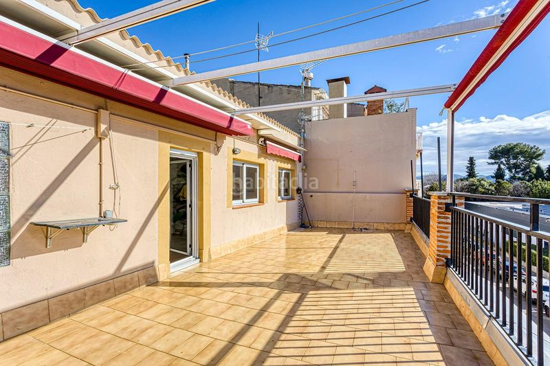 Foto ee0e2cf0-8f2e-4d3f-9988-ab44a79f2347. Casa chalet adosat a en Llevant Igualada