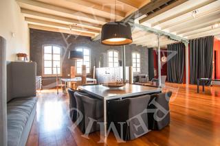 Loft  N/a. Situado en el barrio del borne, en pleno centro de la barcelona