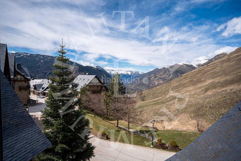 Foto a1f04ec1-c706-47ff-a857-07e72e23cbb4. Tríplex en desconocido 28 imponente triplex con impresionantes vistas en pleta nheu en Naut Aran