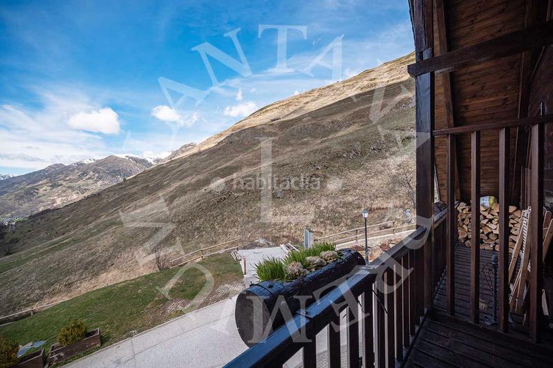 Foto bd06acd2-7682-4507-ba01-d47a5f713b64. Tríplex en desconocido 28 imponente triplex con impresionantes vistas en pleta nheu en Naut Aran