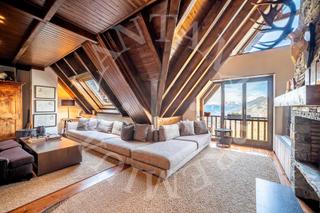 Triplex à Desconocido 28. Imponente triplex con impresionantes vistas en pleta nheu