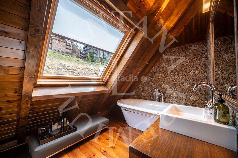 Foto f777a936-0de3-408e-b96e-522d6e807a36. Tríplex en desconocido 28 imponente triplex con impresionantes vistas en pleta nheu en Naut Aran