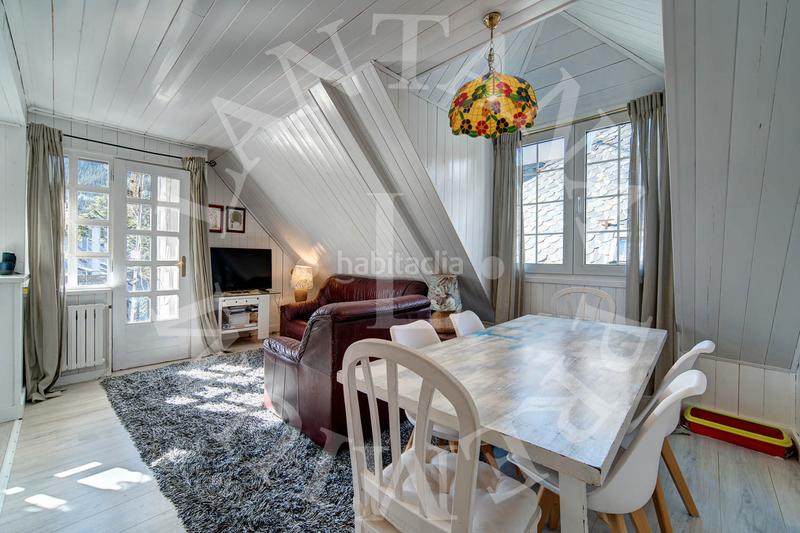 Foto fd3154a0-7c29-48b4-ac72-c6af12f3d940. Chalet con camino riscaldamento parcheggio piscina in Naut Aran