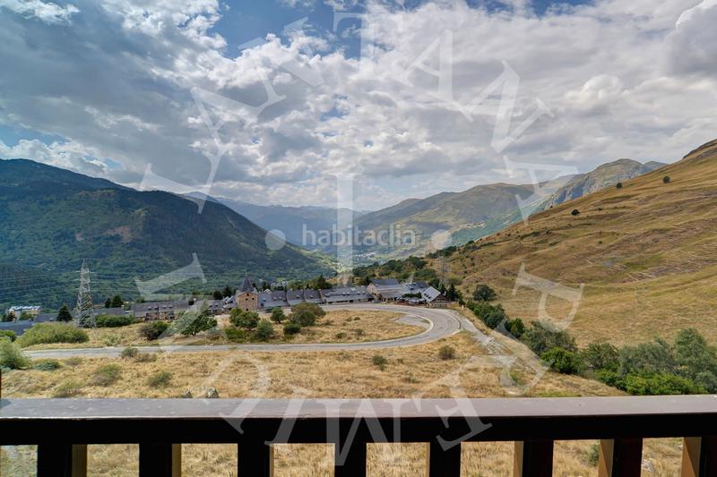 Foto 80fc9810-d220-4965-b93f-dbdd8e6a5a65. Casa adossada a a beret s/n a Baquèira Naut Aran