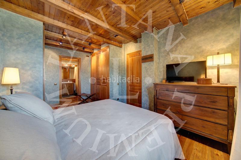 Foto b8fd717d-a5f0-4e1d-84cf-bbcab52229e7. Casa adossada a a beret s/n a Baquèira Naut Aran