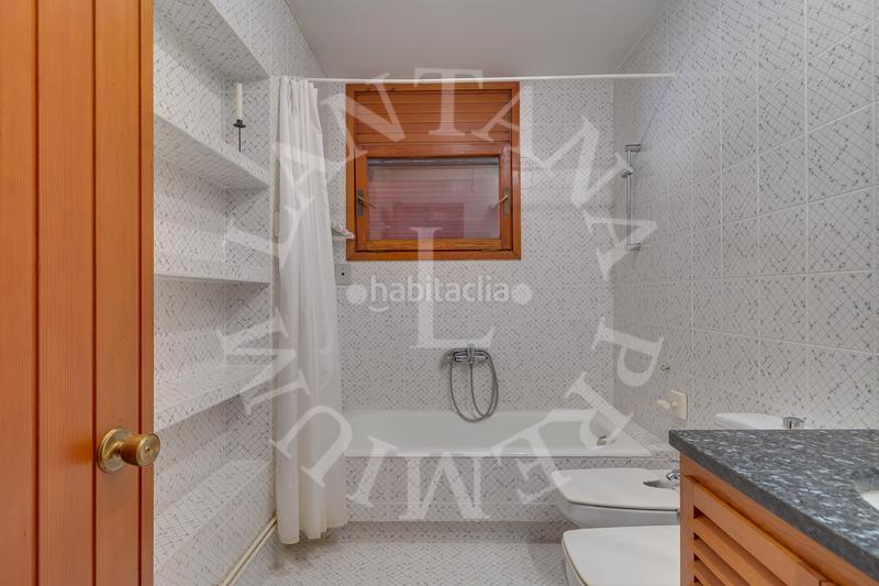 Foto 33d919dd-0524-475f-914c-3093dae0ebe9. Casa con camino riscaldamento parcheggio piscina in Sant Andreu de Llavaneres
