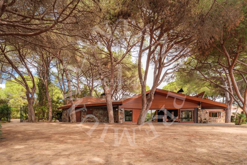 Foto 9a3e5a6d-de2f-4cc1-9ce2-919d1257a6be. Casa con camino riscaldamento parcheggio piscina in Sant Andreu de Llavaneres