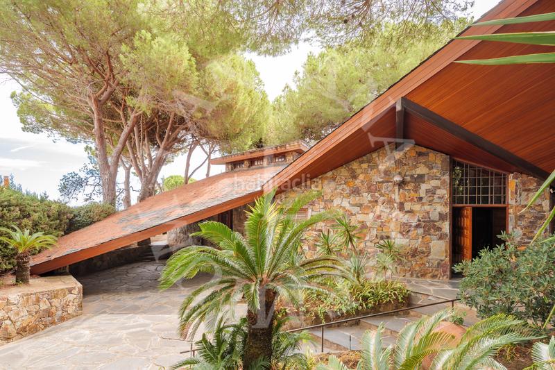 Foto b27e10d3-94df-4d4b-938f-68054bba6d23. Casa con camino riscaldamento parcheggio piscina in Sant Andreu de Llavaneres