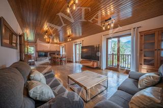 Casa aparellada a Cami plaus,des 6. Gran casa con luz y vistas en la zona alta de viella