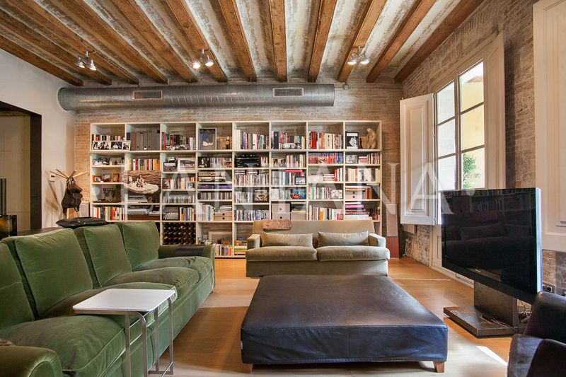 Foto d263b63a-be64-4e0b-9c6e-e0a224794794. Pis amb calefacció a Raval Barcelona