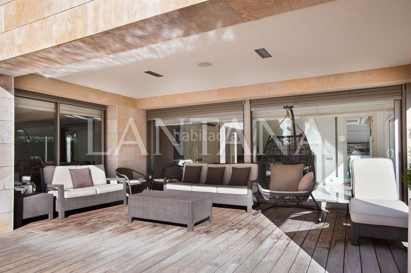 Foto 03bef464-ba98-4e29-b048-56f478f54ef7. Casa amb calefacció aparcament piscina a Pedralbes Barcelona