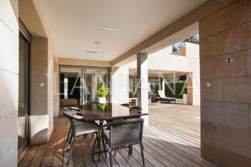 Foto 122a35f4-42ed-4e03-bfd1-16f7e75d865e. Casa amb calefacció aparcament piscina a Pedralbes Barcelona