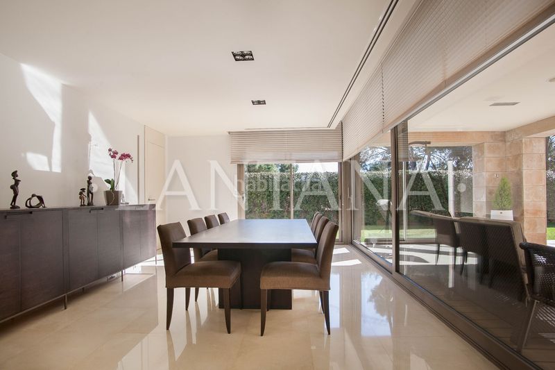 Foto 7352b7d0-e882-40ff-b694-58ba446e4071. Casa amb calefacció aparcament piscina a Pedralbes Barcelona