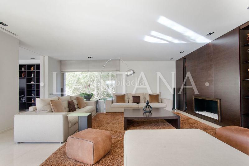 Foto 74fa0052-03f0-468c-8820-836b6b33d722. Casa amb calefacció aparcament piscina a Pedralbes Barcelona
