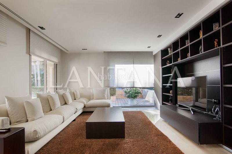Foto d6eb6c47-6319-4b99-8d0f-50705714026f. Casa amb calefacció aparcament piscina a Pedralbes Barcelona