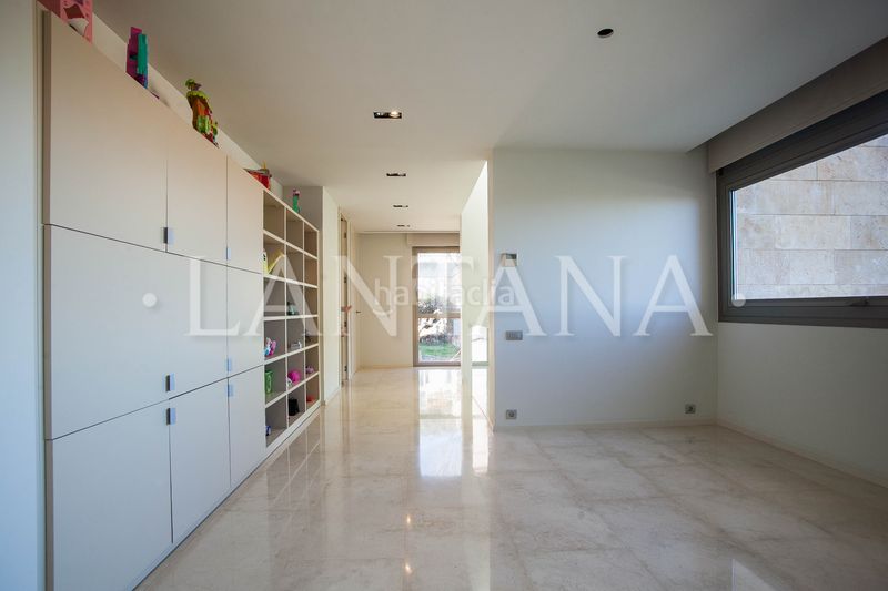 Foto e620a5ee-cf9a-4e0b-bb4a-1e6d6f7766c9. Casa amb calefacció aparcament piscina a Pedralbes Barcelona