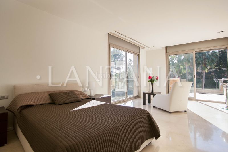 Foto e6ee8720-6e10-4abf-9d8a-54e289451765. Casa amb calefacció aparcament piscina a Pedralbes Barcelona