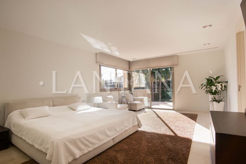 Foto ec19fb8a-5019-4087-9195-dca5bf80a0a9. Casa amb calefacció aparcament piscina a Pedralbes Barcelona