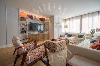 Piso en Ríos Rosas-Nuevos Ministerios. Espectacular y amplia vivienda con piscina en chamberí