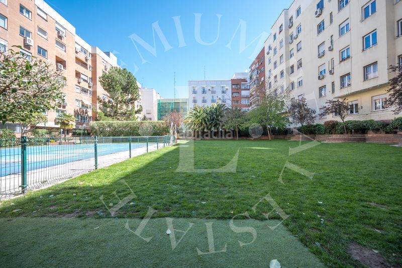 Foto efd9ccc5-5d00-43a4-9183-5bc6723a40d5. Pis amb calefacció aparcament piscina a Ríos Rosas-Nuevos Ministerios Madrid