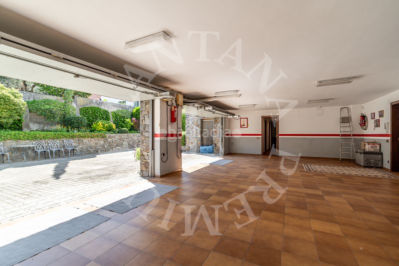 Foto 5b3f6343-8193-4e10-88ad-57833cdb328f. Casa amb xemeneia calefacció aparcament piscina a Garriga (La)