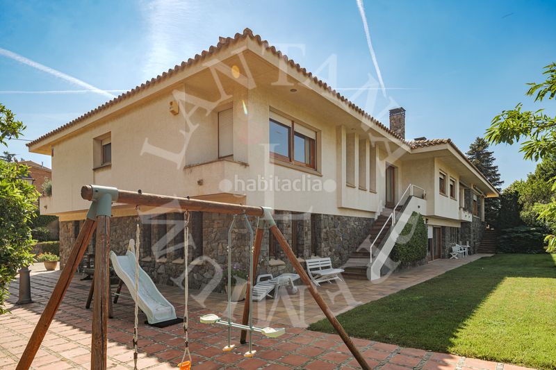 Foto c44ff93b-2c73-425d-b8e6-b1e5b851d649. Casa amb xemeneia calefacció aparcament piscina a Garriga (La)